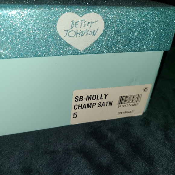 Blue by Betsey Johnson Women's Sb-Molly Pointed Toe Flat - Picture 11 of 11